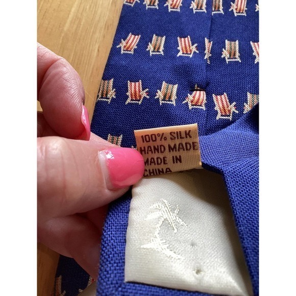 Tommy Bahama Off Island blue Hand Made Silk‎ Beach Lounge Chair 4” tie - Picture 6 of 7